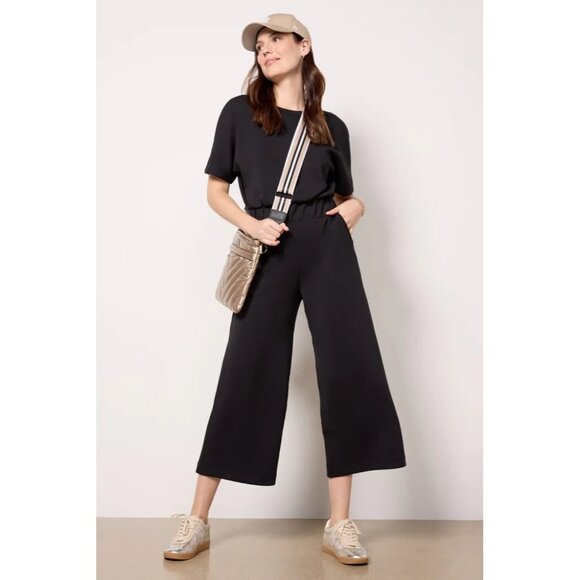 NWT Spanx 50625R AirEssentials Cropped Wide Leg Jumpsuit in Black Aireluxe S - Picture 1 of 6